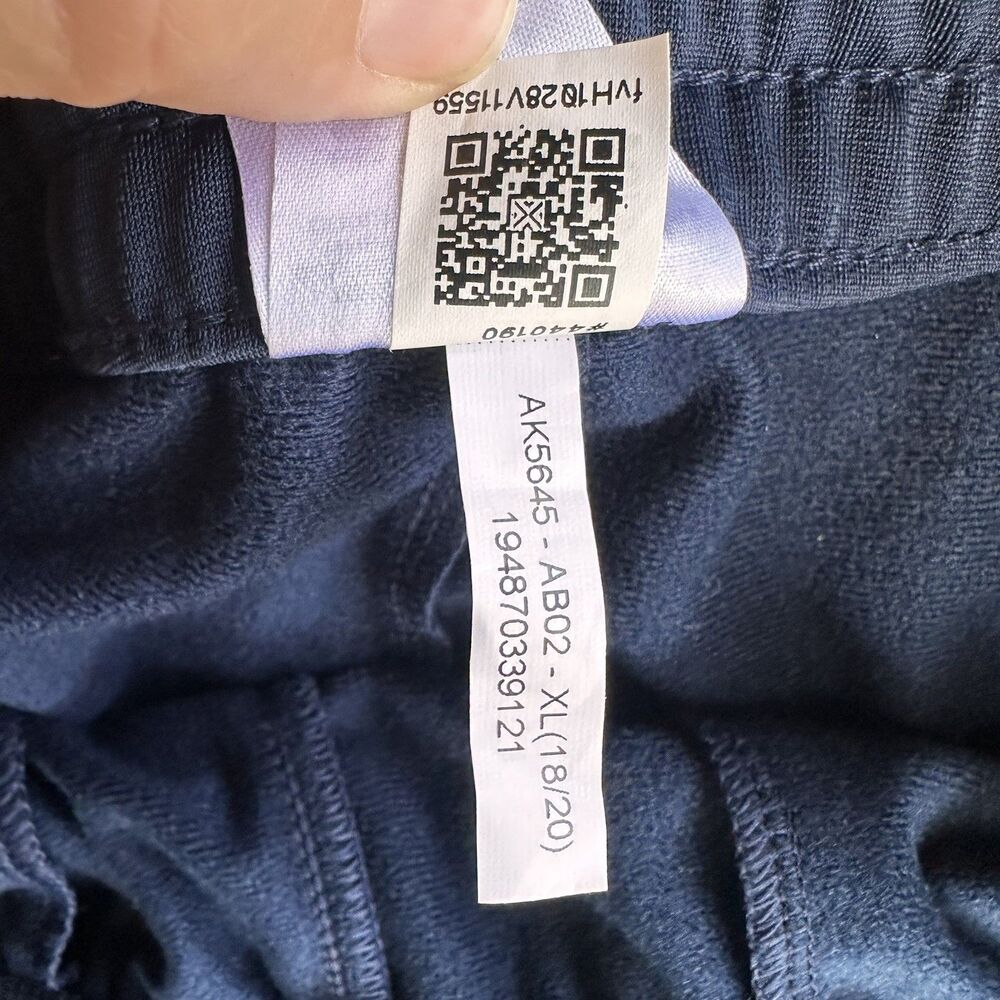 NEW Adidas Iconic Tricot Jogger Track Pants Boys XL 18/20 Navy Blue 3 Stripe - Picture 13 of 13